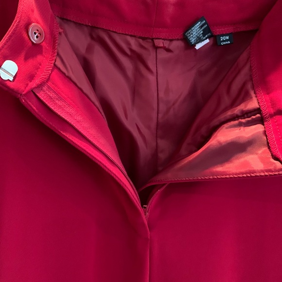 Cherry red fully lined slacks. 💯 poly. 20W - Picture 4 of 4
